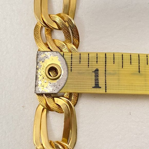 Unisex Necklace Gold Tone Heavy Chain Choker Textured Links Box Clasp - Picture 8 of 8